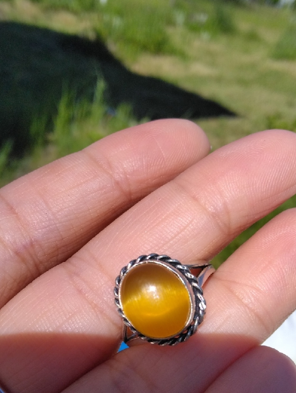 Yellow Cat's Eye Cabochon Silver Plated Gemstone Ring - Picture 4 of 5